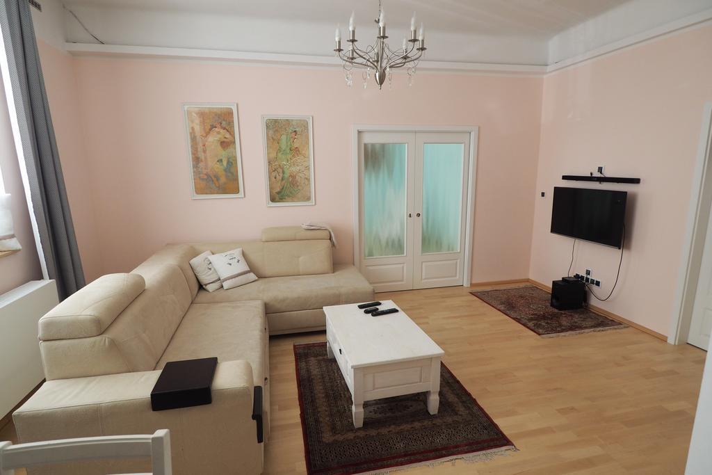 Art Nouveau Appartement *